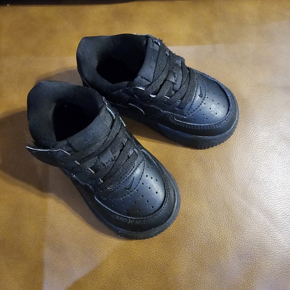 Nike Kids Black Sneakers